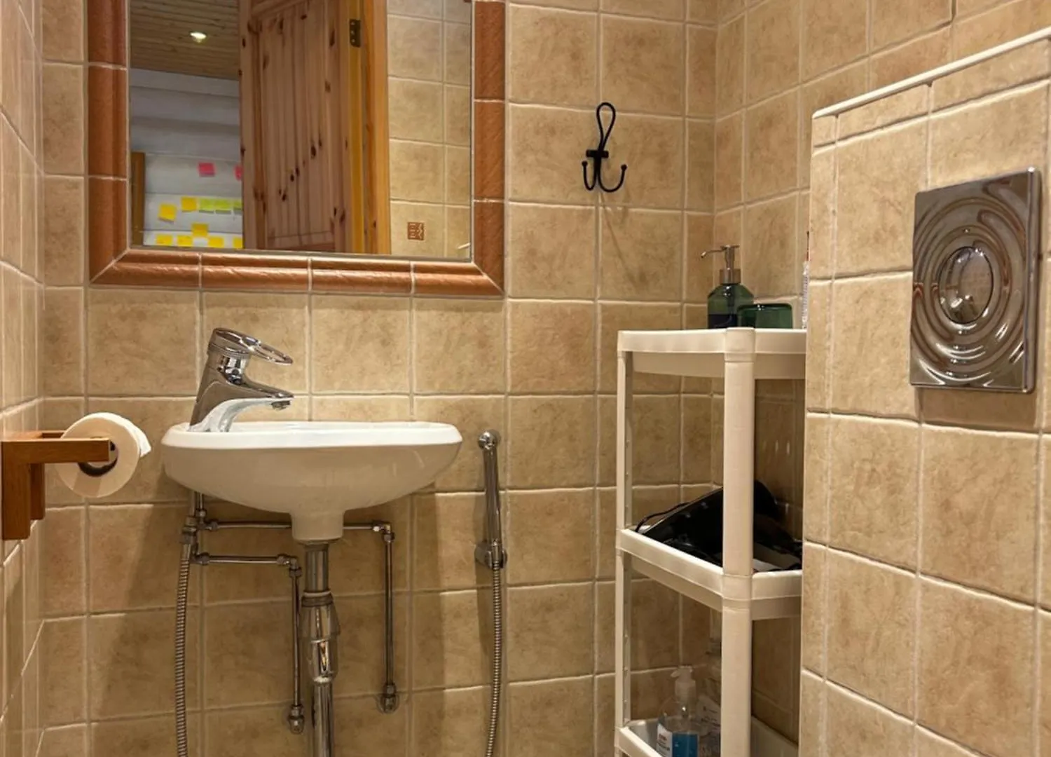 Гостевой дом Peaceful Wood-Fired Sauna Stay Вантаа