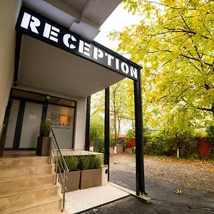 Bucharest Airport Accomodation , Отопени Румыния